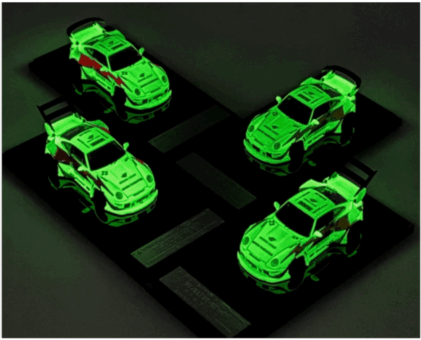 Street Warrior Porsche RWB 993 – Glow in the Dark – Pink Lightning Edition